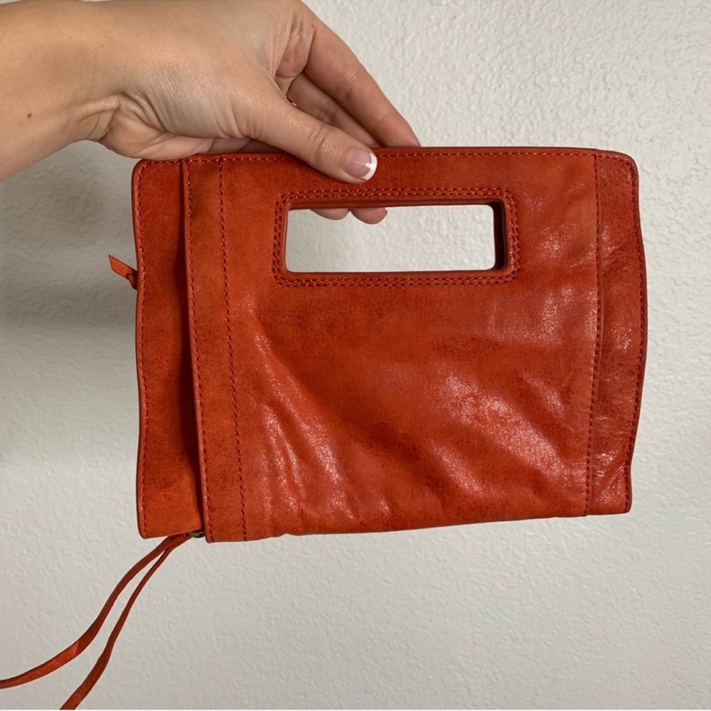 Hobo Ace Clutch in Lava Leather
